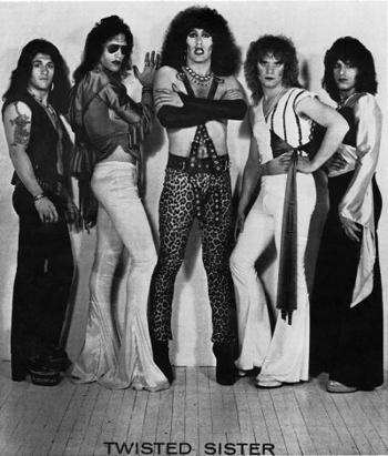 TWISTED SISTER