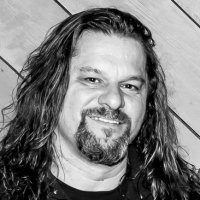 Károly Lórincz -  Chant, Guitare -