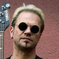 Nalle 'Grizzly' Påhlsson - Basse -