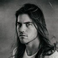 Hugh Myrone - Guitare -