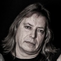 Jon Lybæk -Guitare-