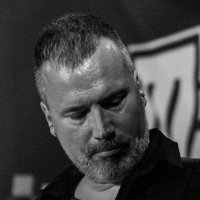 Jochen 'Blumi' Blumenthal - Guitare -